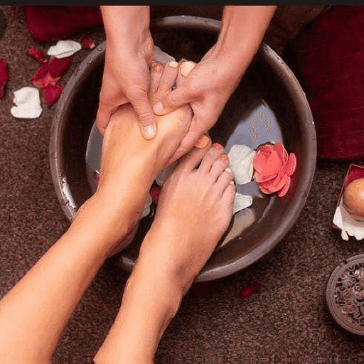Pada abhyanga — Foot care at STRĪ AYU